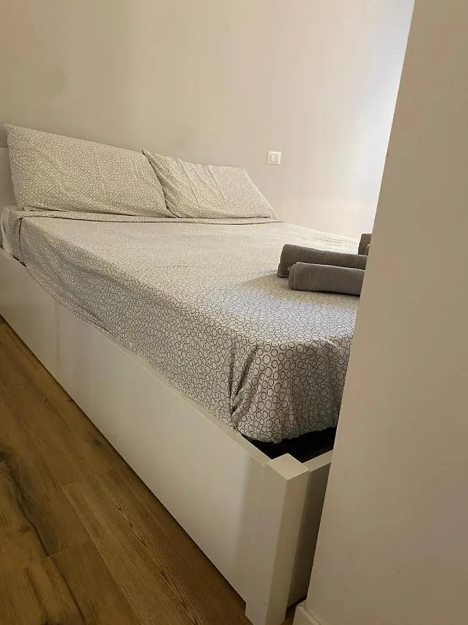 Isola Studio Apartment Milan