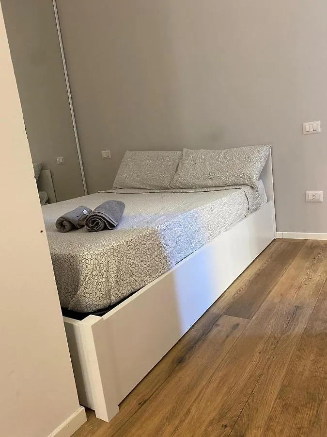 Isola Studio Apartment Milan 0*,  Italy